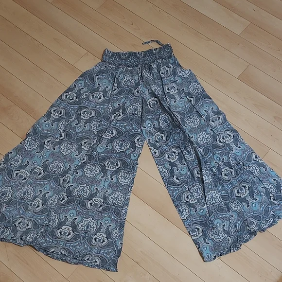 Wide Leg Pants - Picture 2 of 5